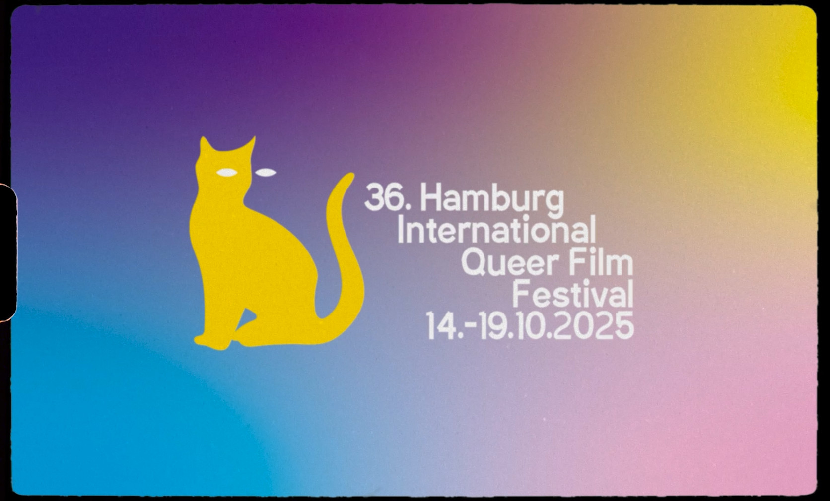 Der Abspann des 36. Hamburg International Queer Film Festival 2025 mit einer schemenhaften Katze in Gelb vor einem Hintergrund der zwischen Gelb, Blau und Lila changiert.